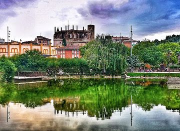 spain/huesca/attraction/universidad-huesca-park