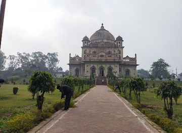 india/lucknow/attraction/maqbara-aliya
