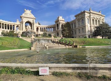 france/marseille-calanques/attraction/visite-guidee-marseille-balade-d-une-marseillaise