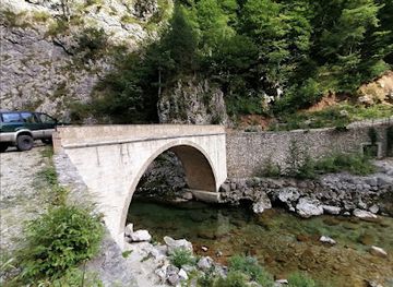 bosnia-and-herzegovina/bosnian-podrinje-canton/attraction/most-u-kanjonu-rijeke-rakitnice