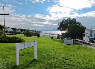 michigan/mackinac-island/attraction/3d-maze-of-mirrors