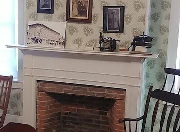 vermont/stowe/attraction/noyes-house-museum