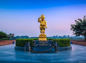 nepal/lumbini/attraction/little-buddha-statue