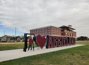 texas/brazos-valley/attraction/i-heart-aggieland-sign