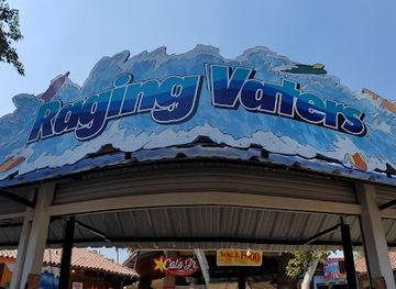 california/los-angeles-county/attraction/raging-waters-los-angeles