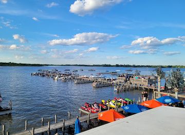 illinois/chain-o-lakes-state-park/attraction/blarney-island