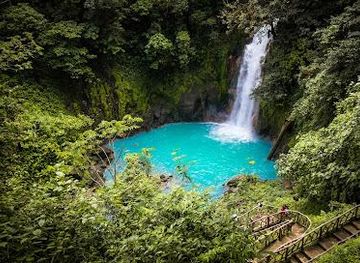 costa-rica/monteverde/attraction/rio-celeste-y-los-tenideros