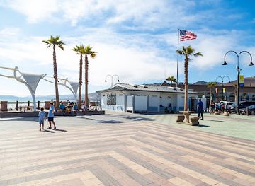 california/pismo-beach/attraction/pismo-beach-pier-plaza