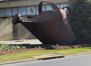 virginia/staunton/attraction/staunton-watering-can