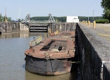 france/nantes/attraction/martiniere-canal