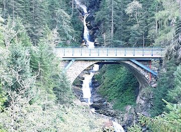 austria/zillertal-alps/attraction/wasserfall-schonbergbach