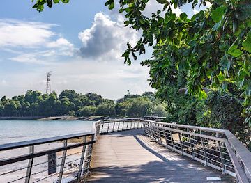 singapore/southern-ridges/attraction/bukit-chermin-boardwalk