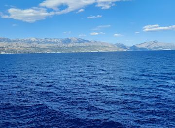 croatia/dalmatia/attraction/brac-dolce-vita-supetar-central-dalmatia-croatia-theme-trails