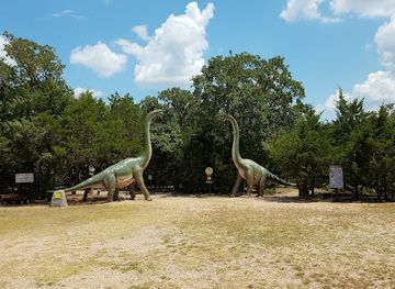texas/central-texas/attraction/the-dinosaur-park
