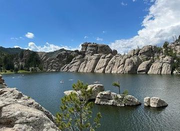 south-dakota/mount-rushmore/attraction/sylvan-lake