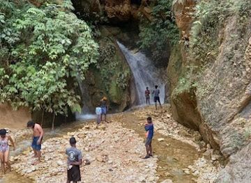 haiti/lac-azuei/attraction/cascade-piten-lefevre