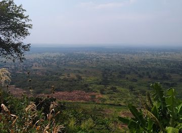 uganda/kibale-national-park/attraction/queen-elizabeth-n-p-kyansama-viewpoint