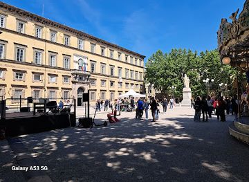 italy/versilia/attraction/palazzo-ducale-di-lucca