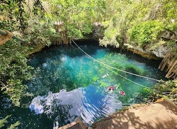 mexico/cancun/attraction/cenote-verde-lucero