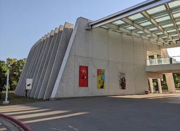 texas/mckinney-falls-state-park/attraction/emma-s-barrientos-mexican-american-cultural-center