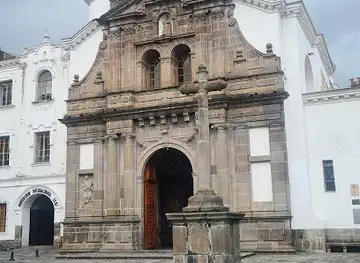 Guapulo Colonial Church and Convent