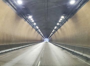 colorado/glenwood-springs/attraction/hanging-lake-tunnel