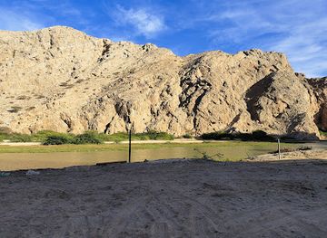 oman/wahiba-sands/attraction/wadi-lakeview