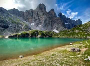 italy/alta-via-1/attraction/lago-coldai