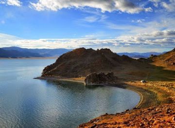 mongolia/ikh-nuur-basin/attraction/uvs-lake