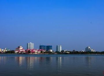 vietnam/hanoi/attraction/west-lake