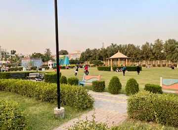 pakistan/karachi/attraction/mufti-ramzan-family-park-mini-zoo