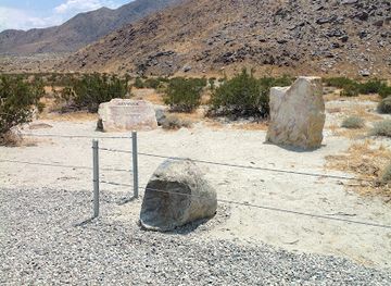 california/palm-springs/attraction/shiprock