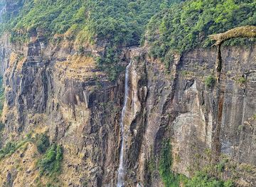 india/meghalaya/attraction/sohpung-waterfalls