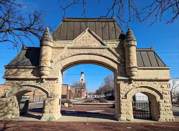 illinois/schaumburg/attraction/union-stockyards-gate