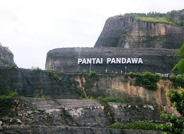 indonesia/bali/attraction/pandawa-beach