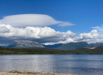 canada/gros-morne-national-park/attraction/rocky-harbour-pond-beach