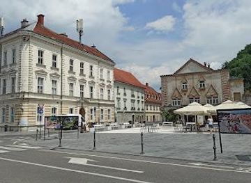 slovenia/skofja-loka/attraction/little-castle