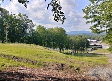 massachusetts/berkshires/attraction/mahanna-cobble-reserve-trailhead