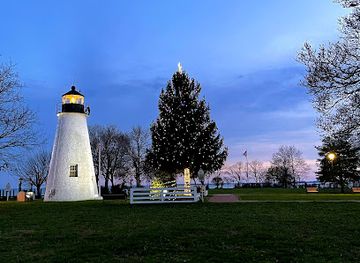 maryland/elk-neck-state-park/attraction/concord-point-lighthouse-keeper-s-house