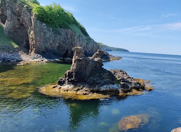 denmark/bornholm/attraction/lovehovederne