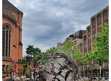 germany/dusseldorf/attraction/kugelbrunnen