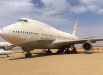 tunisia/chott-el-jerid/attraction/iraqi-airways-boeing-747-aircrafts