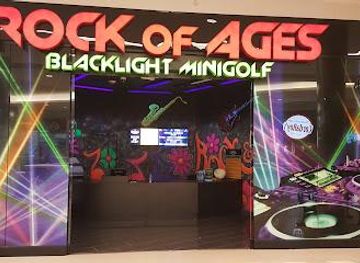 minnesota/saint-paul/attraction/rock-of-ages-blacklight-minigolf