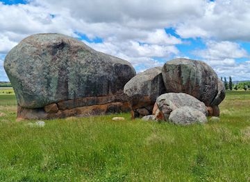 australia/new-england/attraction/stonehenge-recreation-reserve