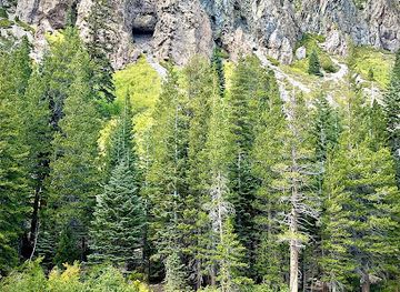 california/mammoth-lakes/attraction/hole-in-the-wall