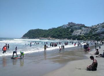 mexico/acapulco/attraction/revolcadero