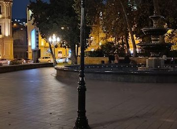 azerbaijan/baku/flame-towers/attraction/clock-tower