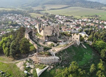 slovakia/banska-bystrica-region/attraction/castle-divin