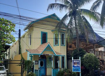 honduras/cayos-cochinos/attraction/west-end-village-roatan-honduras