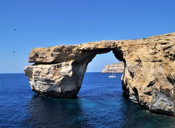 malta/dwejra-area/attraction/blue-hole-viewpoint